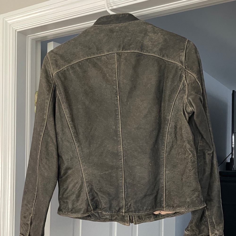 Vintage-Style Distressed leather jacket - Picture 2 of 4